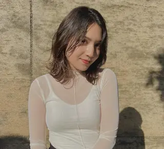 ミディアム Flora by siestaのヘアスタイル