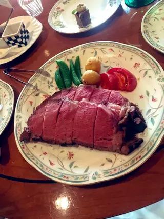 ショート カラー パーマ ヘアアレンジ メンズ キッズ ネイル マツエク・マツパ アニメ,Vオタク× 即効痩せエステサロンのエステ・リラクイメージ