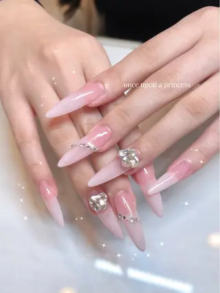 ネイル Once upon a princessシェアサロンL'OM OSAKA所属・Once upon a princessのネイルデザイン
