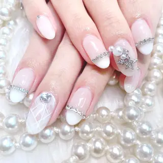 ネイル Go  Today シェアサロン 新宿Gratia店所属・杉山 栞のネイルデザイン