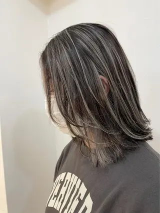 ミディアム カラー レイヤーカット 早崎太生のヘアスタイル