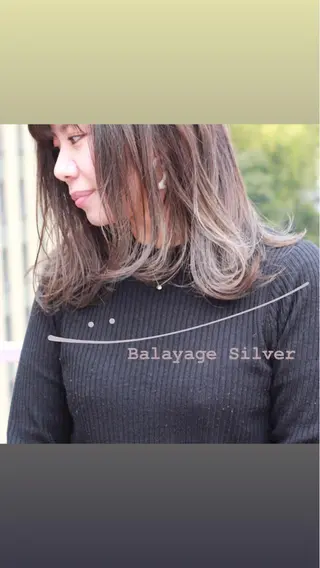 セミロング カラー Viage （ビアージュ）のヘアスタイル