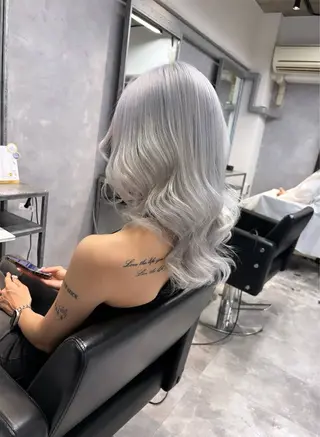 カラー カレン mimiiyのヘアスタイル