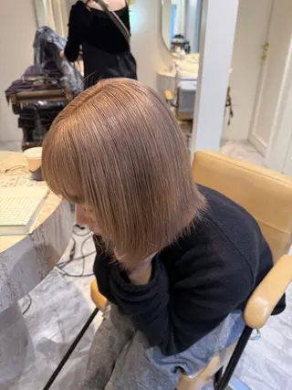 ミディアム カラー ミルクティー× グレージュMOMOのヘアスタイル