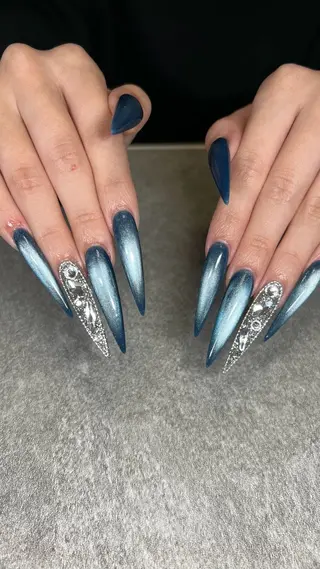 ネイル 𝐧𝐚𝐢𝐥 𝐌𝐢𝐖𝐢𝐢のネイルデザイン