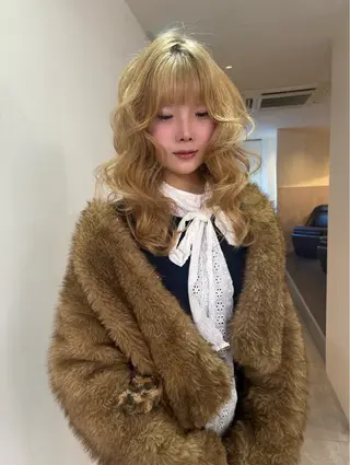 セミロング カラー Yuna/ベージュ ダブルカラーのヘアスタイル