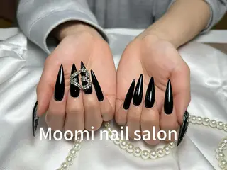 セミロング Moomi nail salonのネイルデザイン