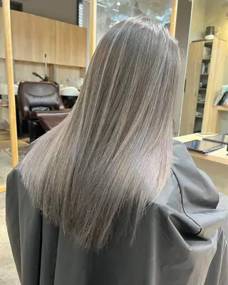 ロング カラー 顔タイプ診断®︎ ハイトーンカラーのヘアスタイル