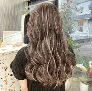 ロング カラー 表参道/ハイライト バレイヤージュのヘアスタイル