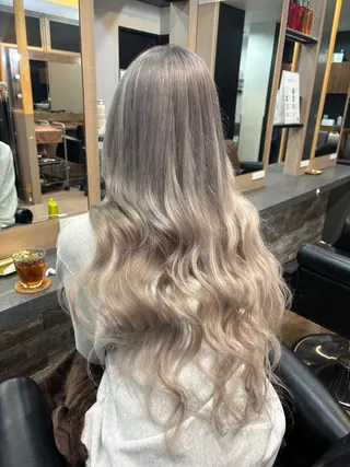 ロング エクステ/ハイトーン レイヤーHIROのヘアスタイル