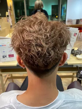 メンズ メンズ特化/フェザー /パーマ/伊勢元のヘアスタイル