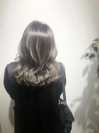ミディアム 岸川 恭子のヘアスタイル