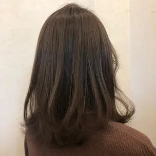 ミディアム カラー 川元 汐音のヘアスタイル