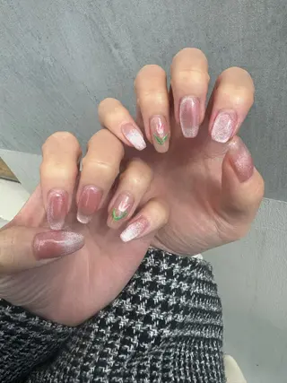 ネイル 藤井 里緒奈のネイルデザイン