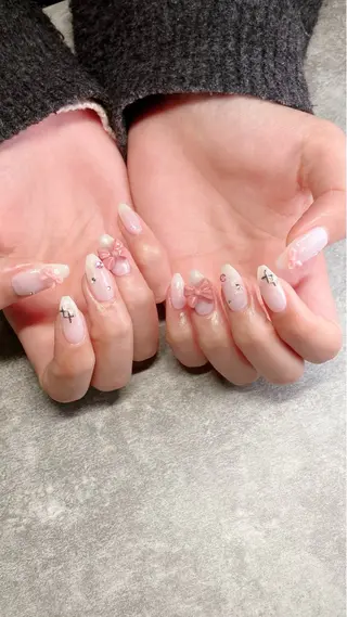 ネイル haleyume所属・shino🌟 痛ネイルのネイルデザイン