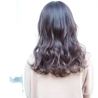 セミロング カラー パーマ 成松 勇治のヘアスタイル