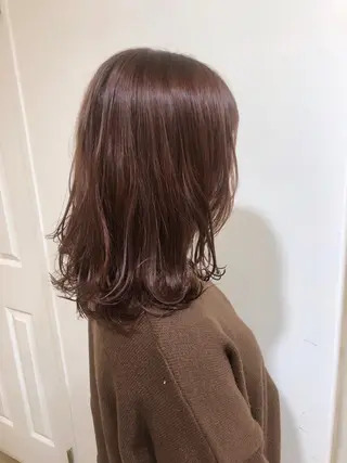 ミディアム カラー MIOベージュカラー 柔らかいカラーのヘアスタイル