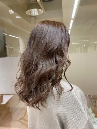 セミロング カラー SALOWIN神戸三宮East店所属・【透明感、艶髪】西村 有司のヘアスタイル