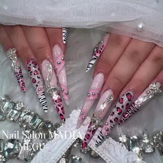 ネイル MADIA藤沢所属・MADIA MEGUのネイルデザイン