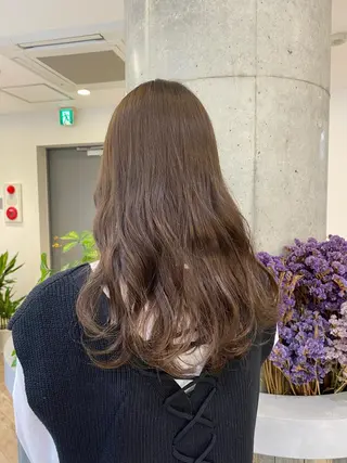 ロング カラー ヘアアレンジ 🌷FUKA🌷 まろやかハイトーンのヘアスタイル