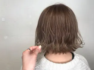 ショート 透明感カラー 金村真子のヘアスタイル