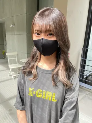 セミロング 大内 志穂のヘアスタイル