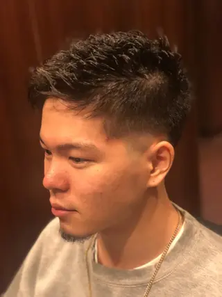 ショート カラー パーマ ヒロ銀座 上口雄大のヘアスタイル