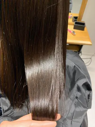 ミディアム 難波/髪質改善/スパ ツヤ／顔周りレイヤーのヘアスタイル