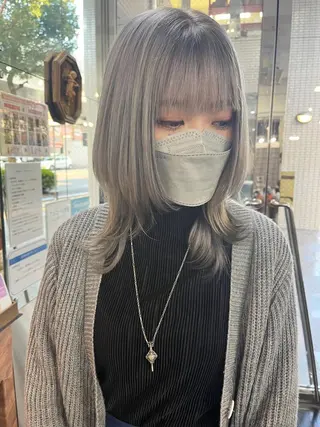 ミディアム カラー モモカ/ハイトーン /バレイヤージュのヘアスタイル