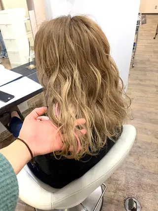 ミディアム レディース専用🌷咲 の垢抜けブリーチ部屋のヘアスタイル