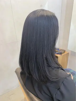 ミディアム conne& ririのヘアスタイル