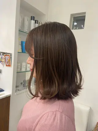 ミディアム atelier doux dimanche（アトリエ・ドゥー・ディマンシュ）所属・Fukamiレイヤー 透明感カラーのヘアスタイル
