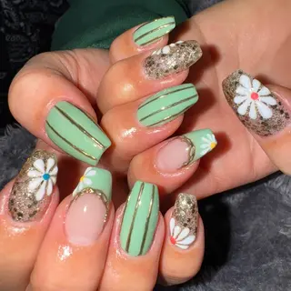 ネイル Beauty Salon amour所属・Seven's / NANAのネイルデザイン