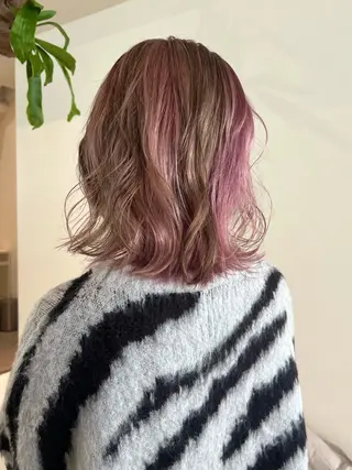 ミディアム 乕谷 美潮のヘアスタイル