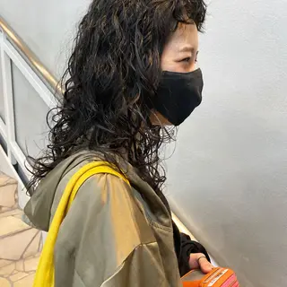 セミロング パーマ ウルフカット 811 大阪梅田 ウルフのヘアスタイル