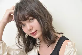 ミディアム カラー Neolive caffのヘアスタイル