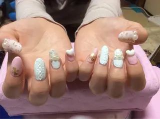 ネイル フラワー ムーンのネイルデザイン