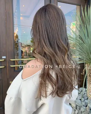 ロング カラー 吉原 由菜のヘアスタイル