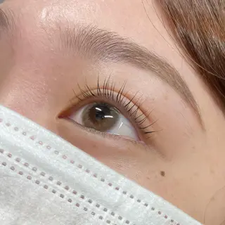 マツエク・マツパ ROW beaute所属・ROW beaute Sakiの眉毛・アイブロウイメージ