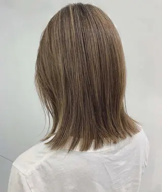 ミディアム カラー 森田 三琴のヘアスタイル