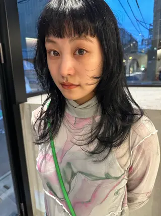 セミロング お悩み解決パーマ hana🩰のヘアスタイル