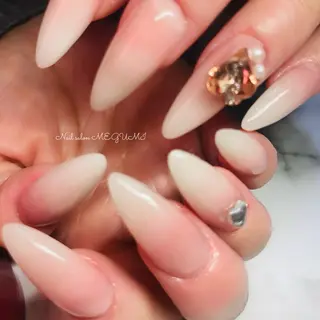 ネイル Nail salon MEGUMIのネイルデザイン