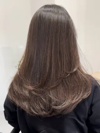 ロング Stylo所属・吉川 莉央のヘアスタイル
