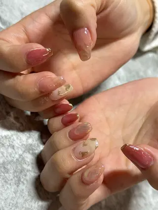 ネイル Mahiru ➰🎀🤍のネイルデザイン