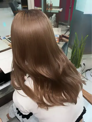 カラー momo🍑/顔周り カット/透明感カラーのヘアスタイル