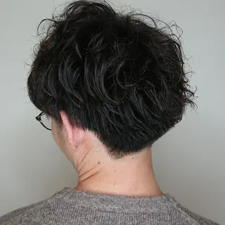 メンズ パーマ ブリーチ/ヘアケア/ 艶髪/イギチハルのヘアスタイル