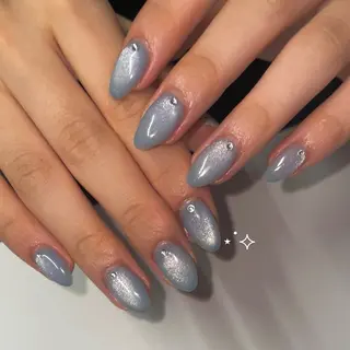 ネイル yuna@ mavie練習生☘️のネイルデザイン