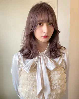 カラー mizuki/ピンク ベージュ.レイヤーのヘアスタイル