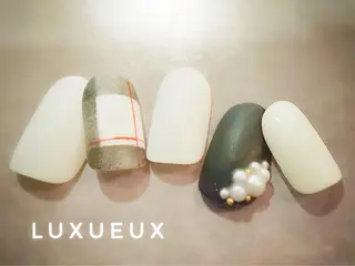 ネイル LUXUEUX春日店所属・LUXUEUX春日店 (ルクソー)のネイルデザイン
