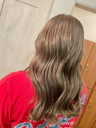 ロング 香山 葵のヘアスタイル